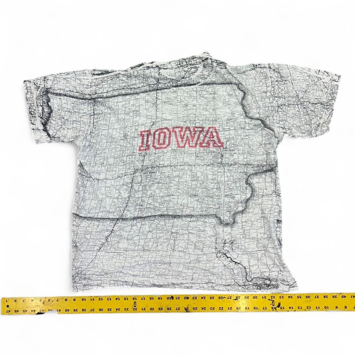 Vintage Single-stitch Rare IOWA all over geographically depicted Tee-shirt