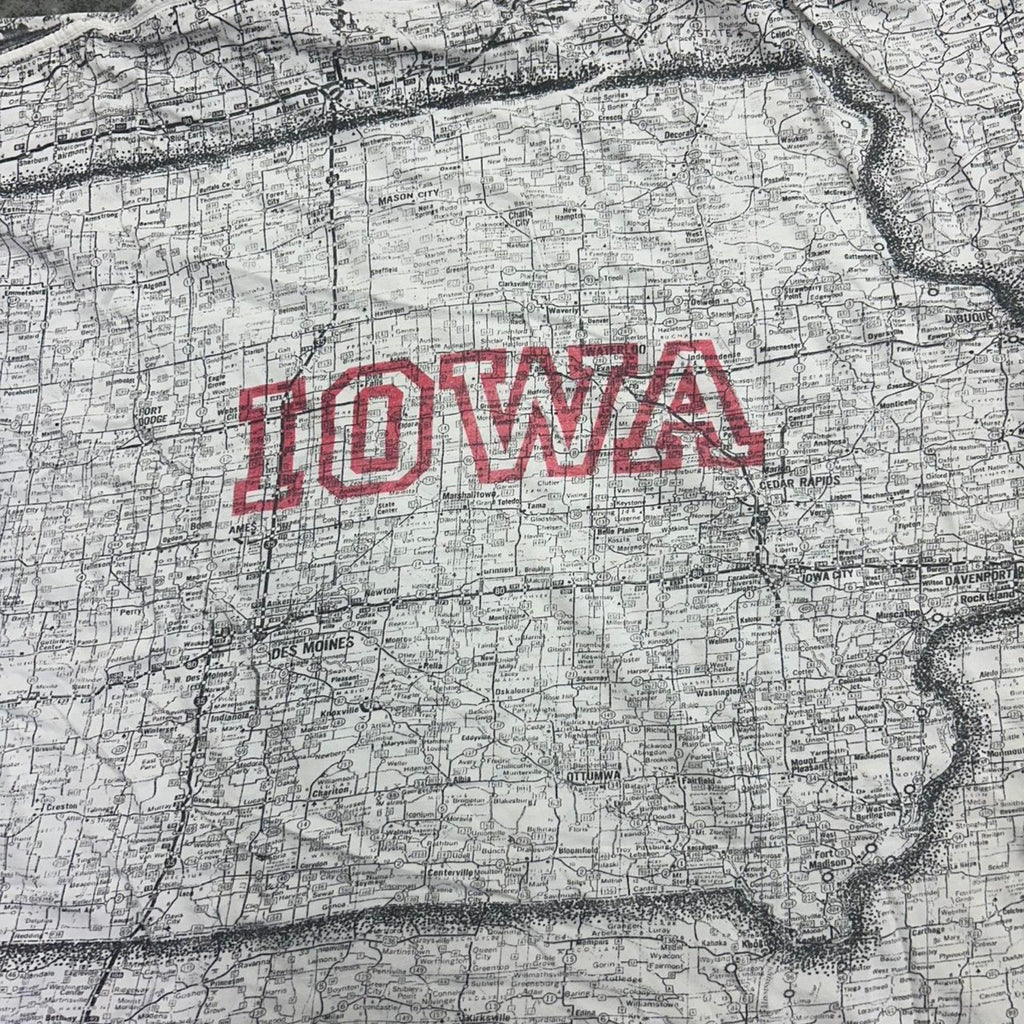 Vintage Single-stitch Rare IOWA all over geographically depicted Tee-shirt